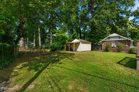 907 Broad Street W Wilson NC 27893