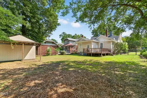 907 Broad Street W Wilson NC 27893
