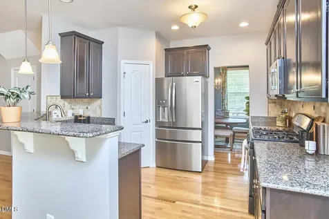 304 Shorehouse Way Holly Springs NC 27540