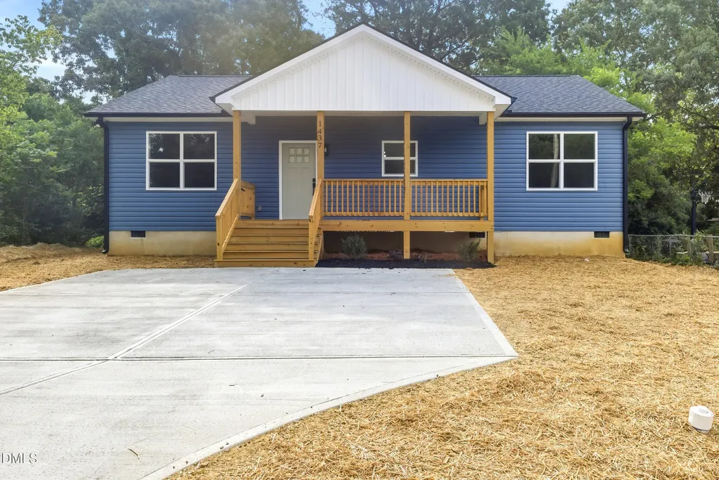 1437 Duggins Drive Burlington NC 27217