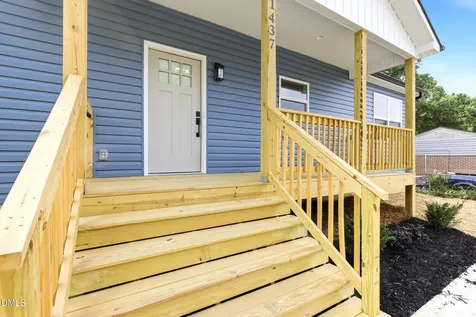 1437 Duggins Drive Burlington NC 27217