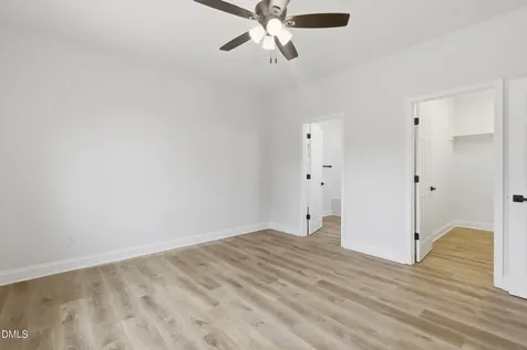 736 Chandler Avenue Burlington NC 27217