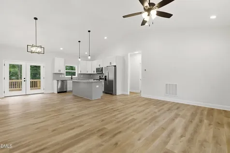 736 Chandler Avenue Burlington NC 27217