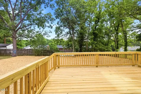 736 Chandler Avenue Burlington NC 27217