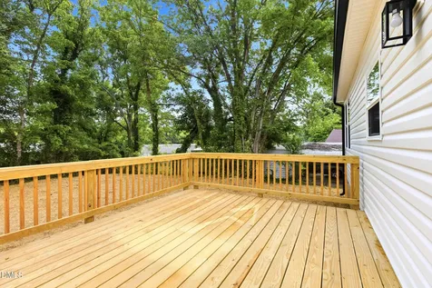 736 Chandler Avenue Burlington NC 27217