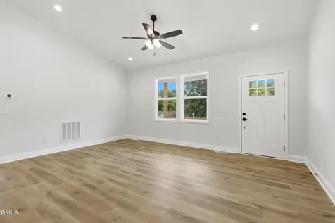 736 Chandler Avenue Burlington NC 27217
