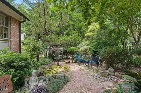 6719 Valley Lake Drive Raleigh NC 27612