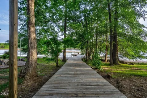 5030 Overlook Drive Elm City NC 27822