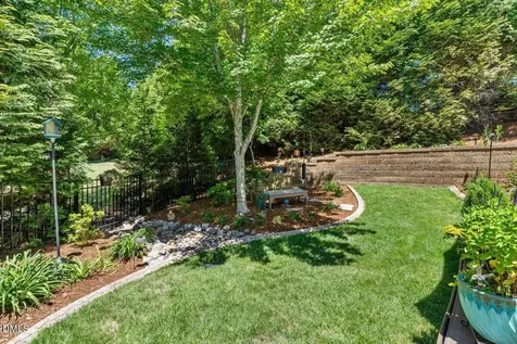 6 Beaufort Court Durham NC 27713