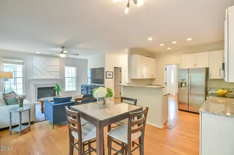 112 Dairy Court Chapel Hill NC 27516