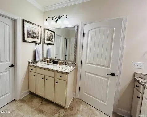 1869 Blue Jay Point Apex NC 27502
