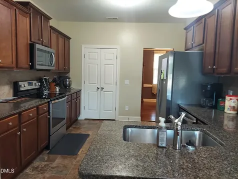 5 Seahorse Court Benson NC 27504