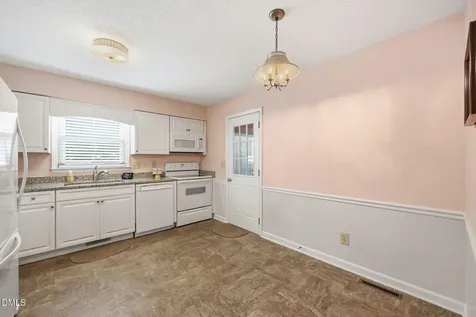 1003 Camelot Lane Graham NC 27253