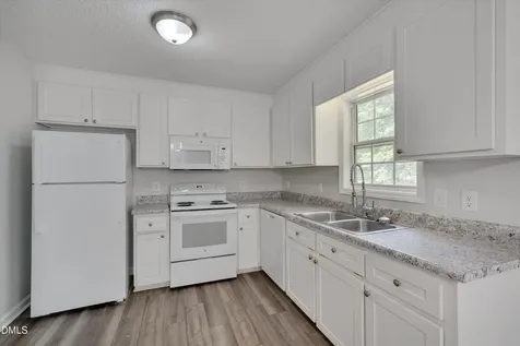 416 Creekbluffs Drive Fuquay Varina NC 27526