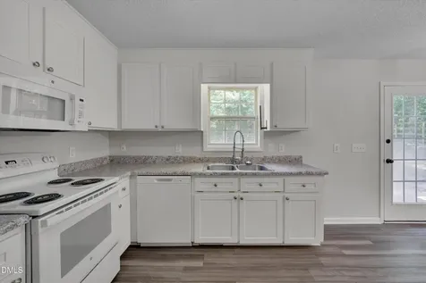 416 Creekbluffs Drive Fuquay Varina NC 27526