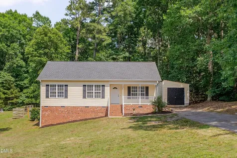 416 Creekbluffs Drive Fuquay Varina NC 27526