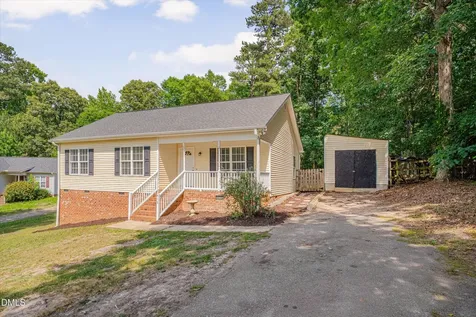 416 Creekbluffs Drive Fuquay Varina NC 27526