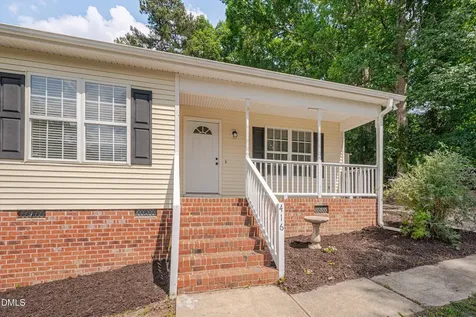 416 Creekbluffs Drive Fuquay Varina NC 27526