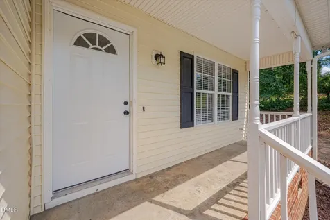 416 Creekbluffs Drive Fuquay Varina NC 27526