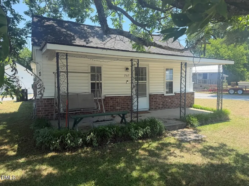 265 Iris Bryant Road Erwin NC 28339