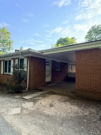 611 E Raleigh Street Siler City NC 27344