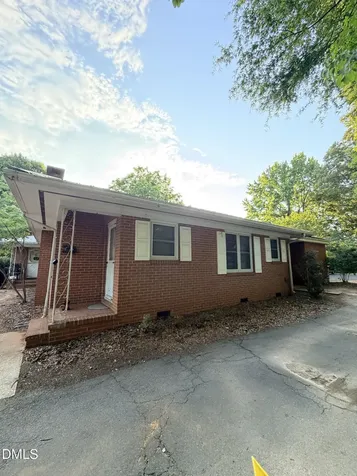 611 E Raleigh Street Siler City NC 27344
