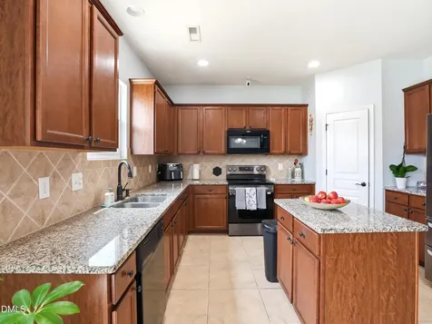 8128 Hovingham Way Raleigh NC 27616
