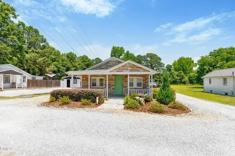 4386 S Highway 301 Four Oaks NC 27524