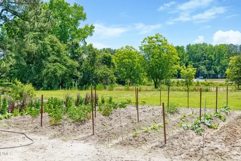 4386 S Highway 301 Four Oaks NC 27524