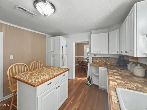 4386 S Highway 301 Four Oaks NC 27524