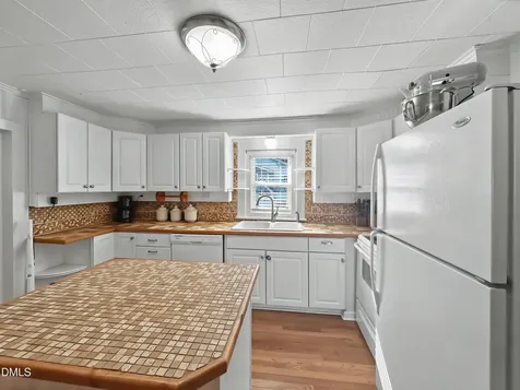 4386 S Highway 301 Four Oaks NC 27524