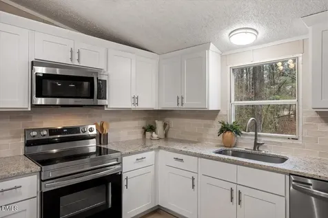 304 E Pope Avenue Kenly NC 27542