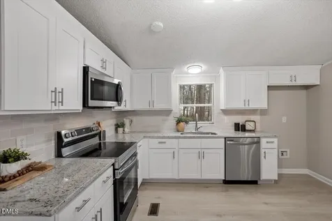 304 E Pope Avenue Kenly NC 27542
