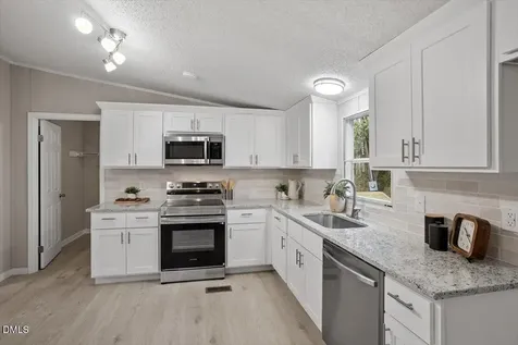 304 E Pope Avenue Kenly NC 27542