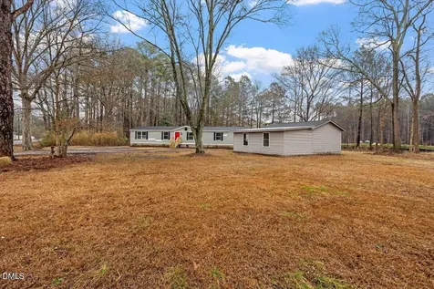 304 E Pope Avenue Kenly NC 27542