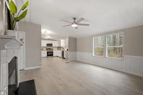304 E Pope Avenue Kenly NC 27542