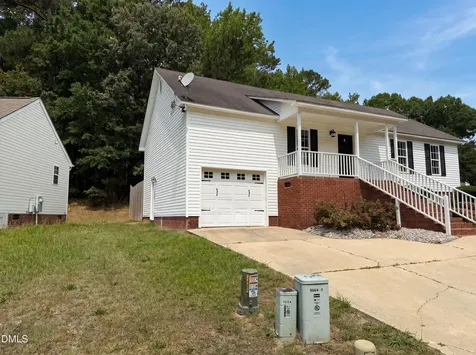 1024 Laurel Leaf Road Zebulon NC 27597