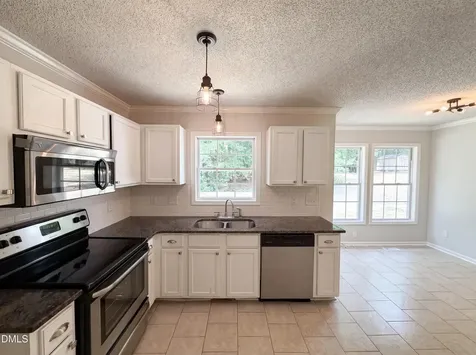 1024 Laurel Leaf Road Zebulon NC 27597