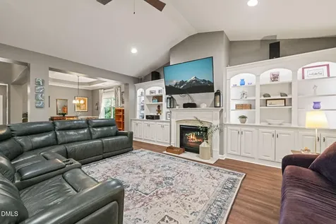624 E Hatterleigh Avenue Hillsborough NC 27278