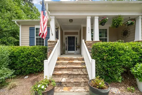 624 E Hatterleigh Avenue Hillsborough NC 27278
