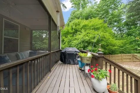 624 E Hatterleigh Avenue Hillsborough NC 27278