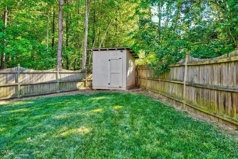 1009 Country Glen Court Apex NC 27502