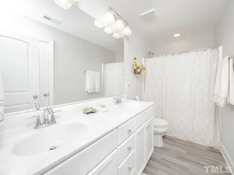 560 Barneswyck Drive Fuquay Varina NC 27526