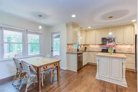 1832 Chedworth Court Chapel Hill NC 27517