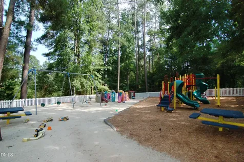 1832 Chedworth Court Chapel Hill NC 27517
