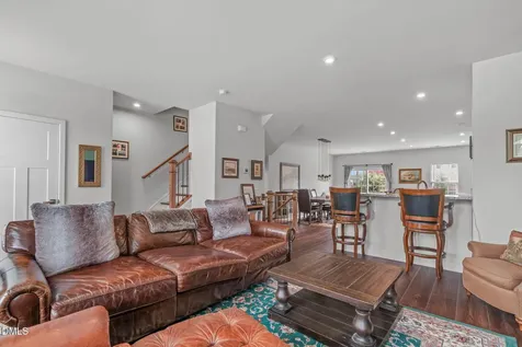 1092 Ambergate Station Apex NC 27502