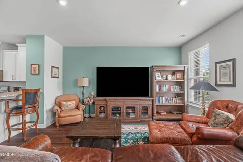 1092 Ambergate Station Apex NC 27502