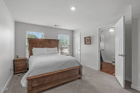 1092 Ambergate Station Apex NC 27502