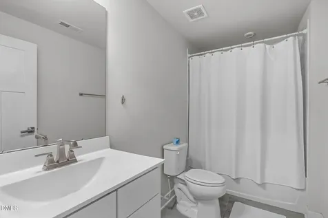 1092 Ambergate Station Apex NC 27502
