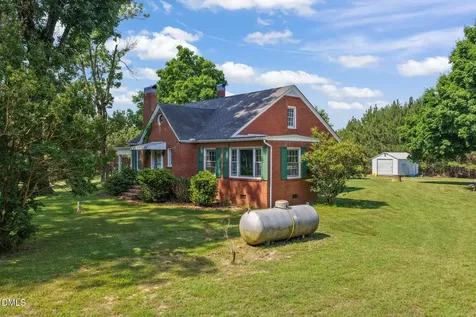 5225 Satterwhite Point Road Henderson NC 27537